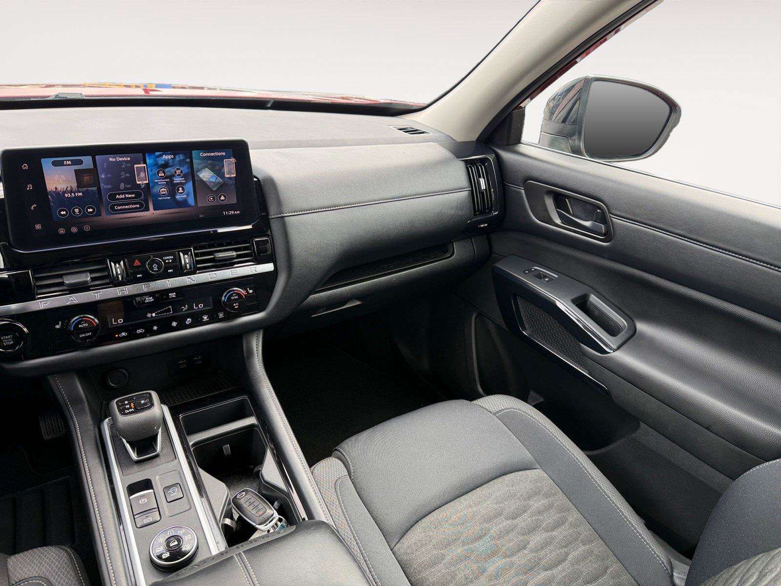 Used 2026 Nissan Pathfinder SV AWD/4WD image 12