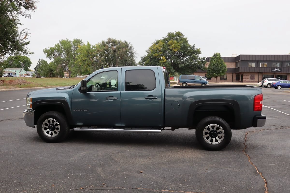 Used 2009 Chevrolet Silverado 2500 LTZ w/ LTZ Plus Package AWD/4WD image 9