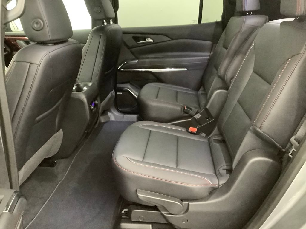 New 2026 Chevrolet Traverse Z71 w/ Enhanced Driving Package AWD/4WD image 6