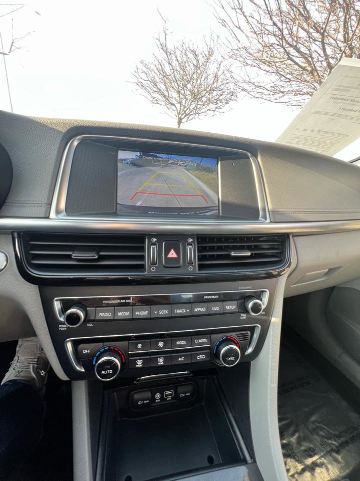 Used 2018 Kia Optima EX w/ Premium Package image 16