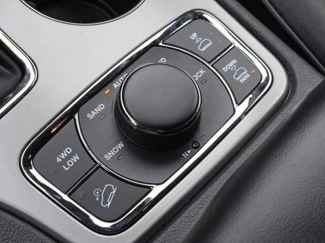 Used 2020 Jeep Grand Cherokee High Altitude image 18