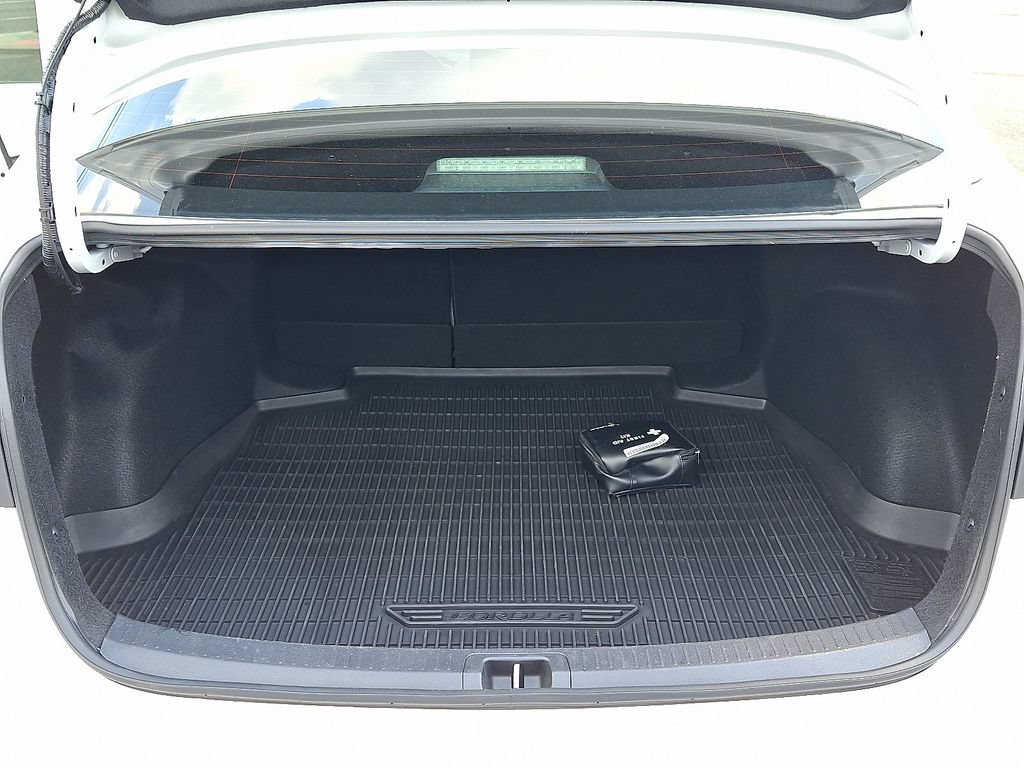 Used 2024 Toyota Corolla SE FWD image 29