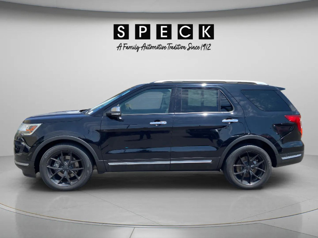 Used 2018 Ford Explorer Platinum AWD/4WD image 2