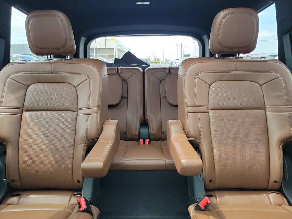 Certified 2021 Lincoln Aviator Reserve w/ Equipment Group 201A AWD/4WD image 17