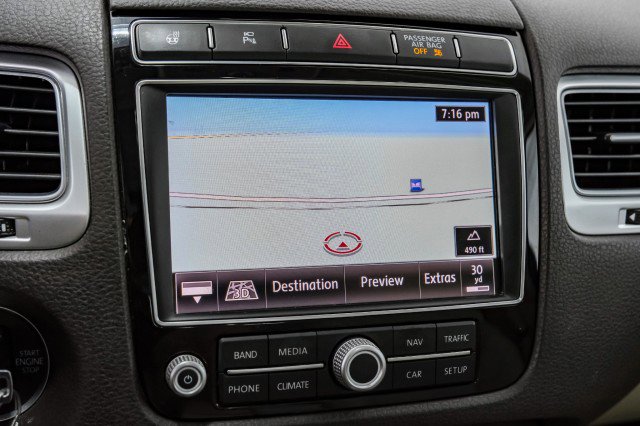 Used 2017 Volkswagen Touareg Executive AWD/4WD image 21