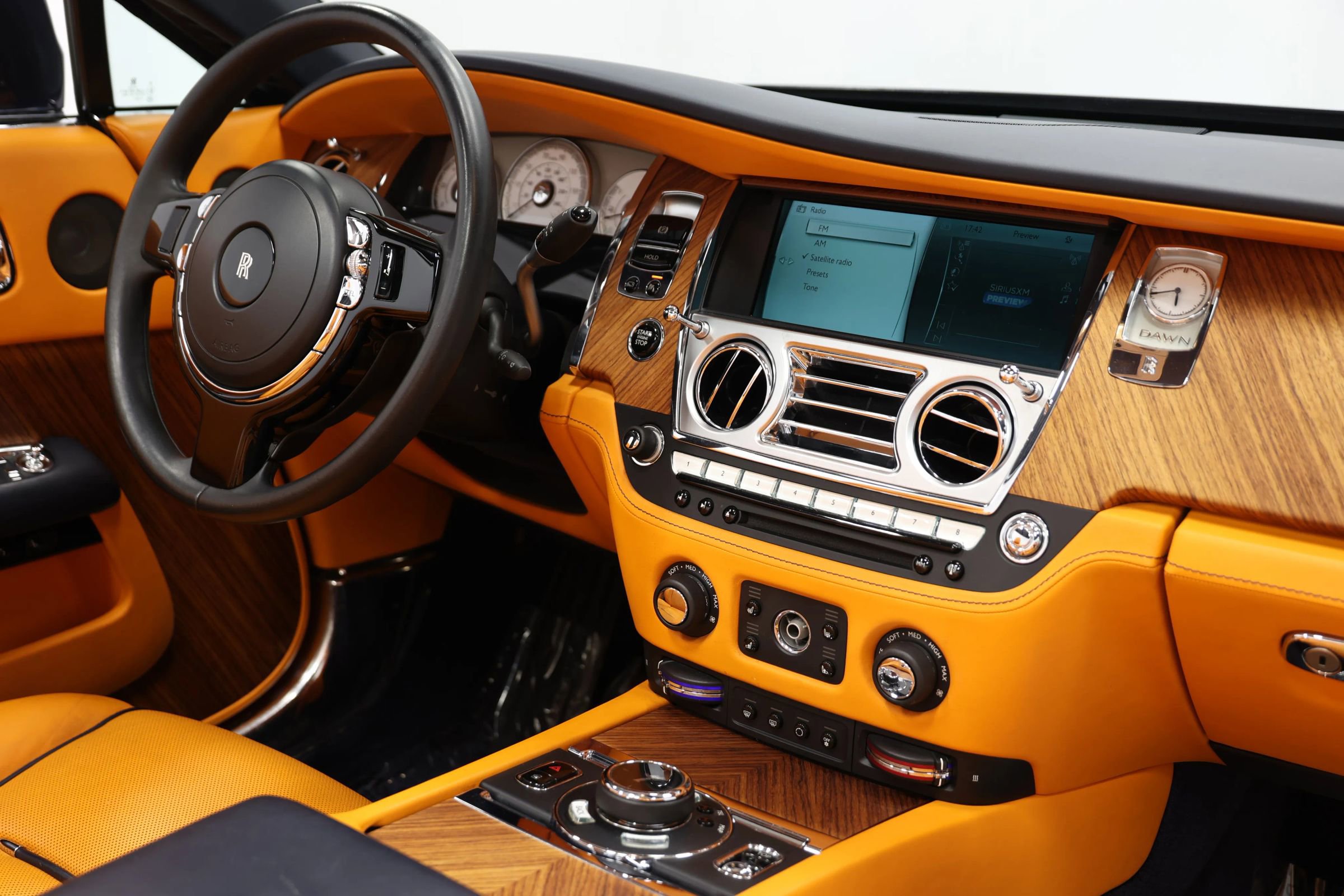 Used 2016 Rolls-Royce Dawn image 86