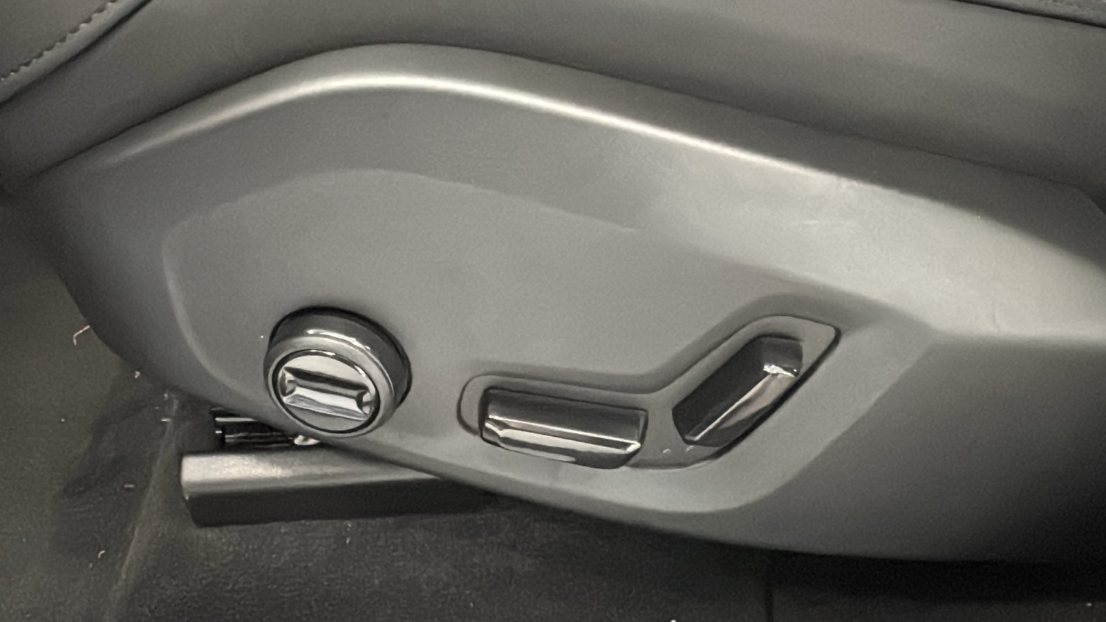 New 2027 Volvo XC60 B5 Plus AWD/4WD image 24