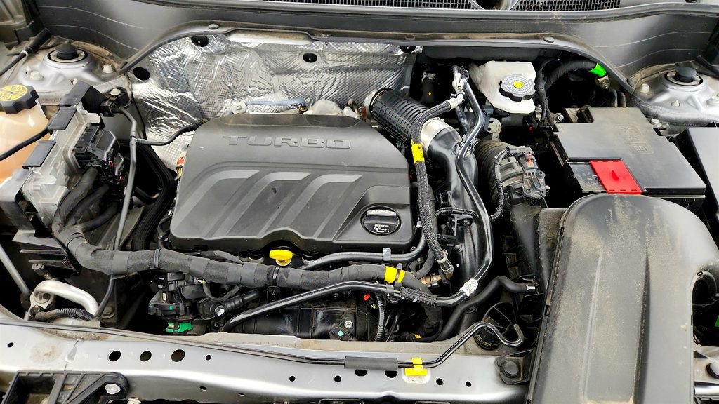 Used 2025 Chevrolet Trax RS w/ Driver Confidence Package FWD image 26