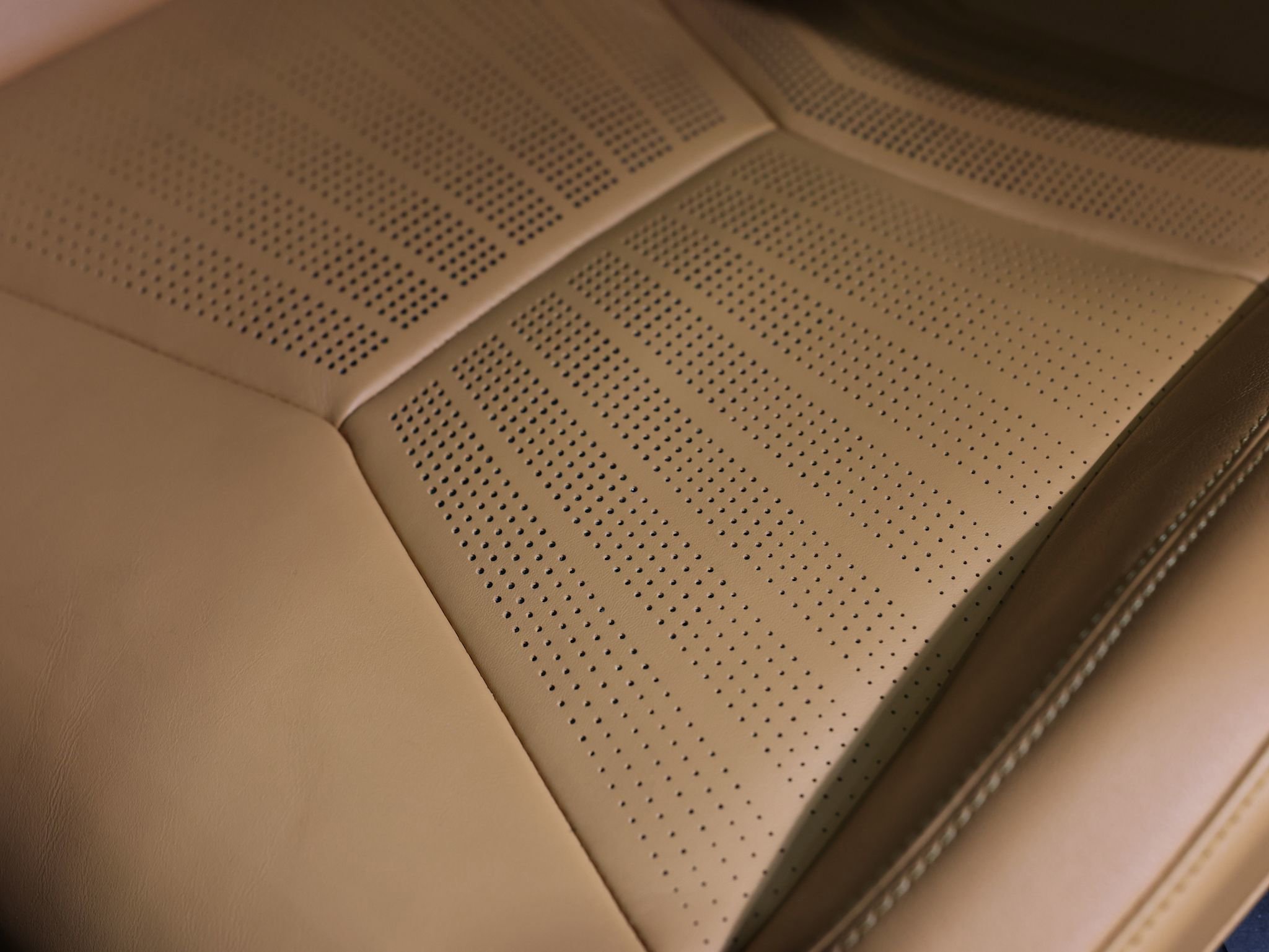 Used 2020 Chevrolet Corvette Stingray Premium Cpe w/ 3LT Preferred Equipment Group image 28