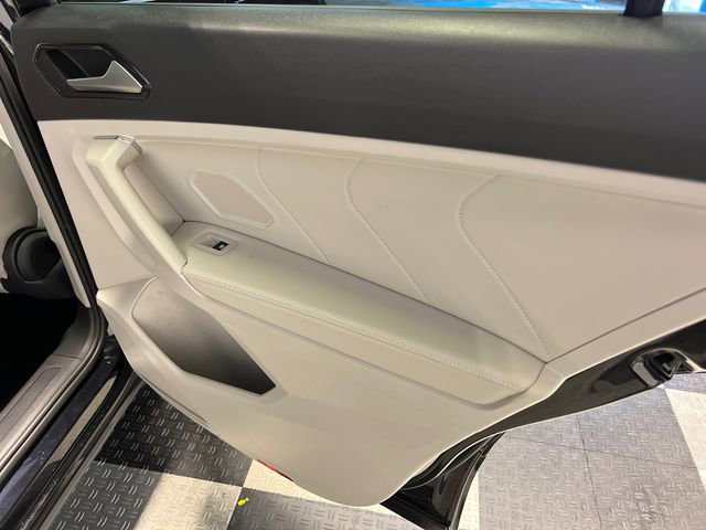 Certified 2022 Volkswagen Tiguan SE R-Line FWD image 13