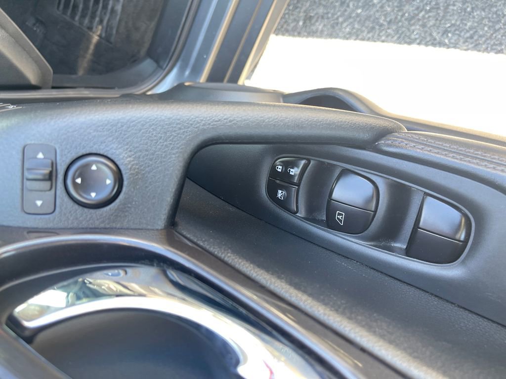 Used 2020 Nissan Rogue SV w/ Premium Package AWD/4WD image 14
