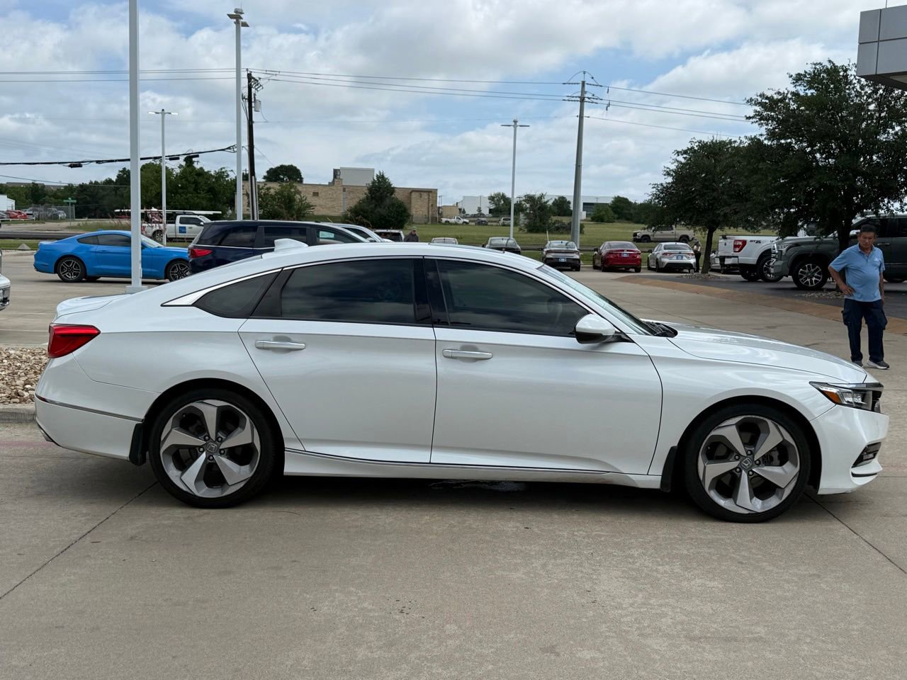 Used 2019 Honda Accord Touring image 6