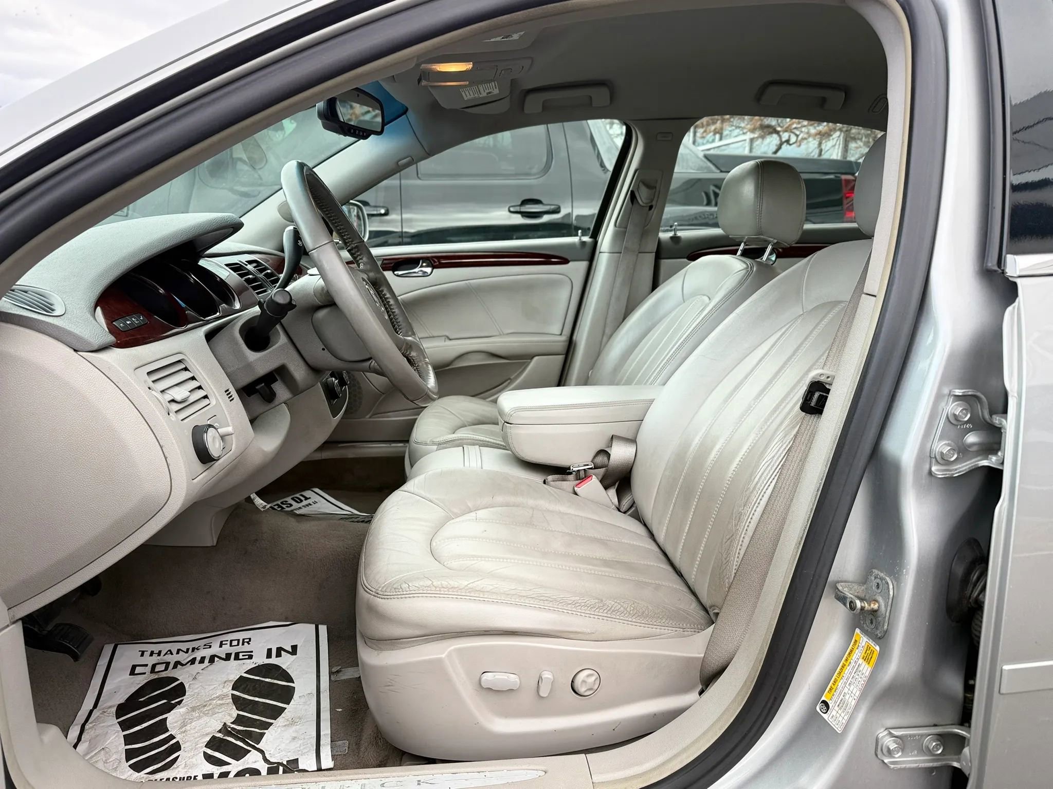 Used 2008 Buick Lucerne CXL w/ Driver Confidence Package image 10