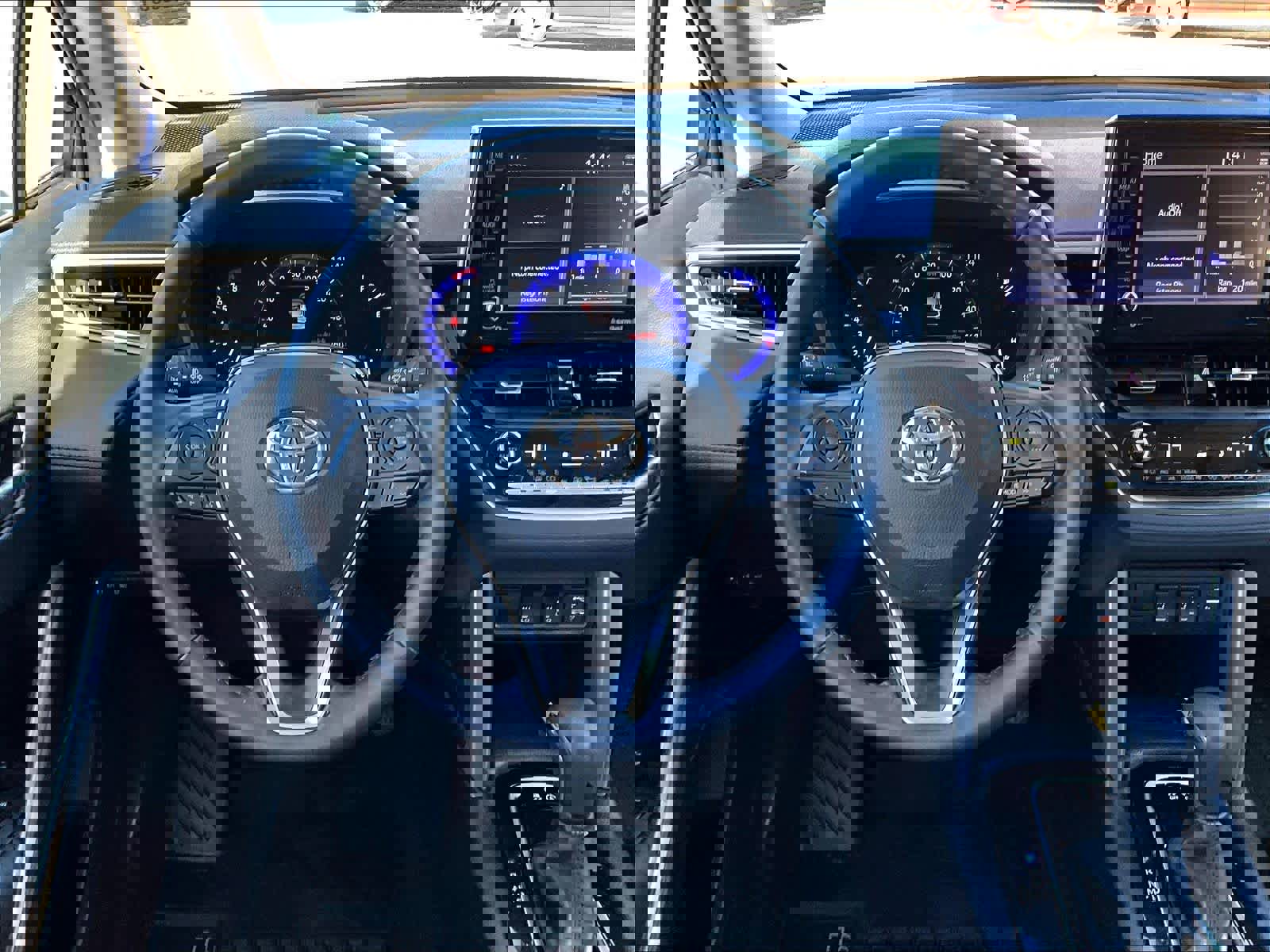 Used 2022 Toyota Corolla Cross XLE w/ Convenience Package image 17