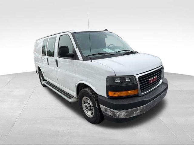 Used 2024 GMC Savana 2500 w/ Driver Convenience Package image 3