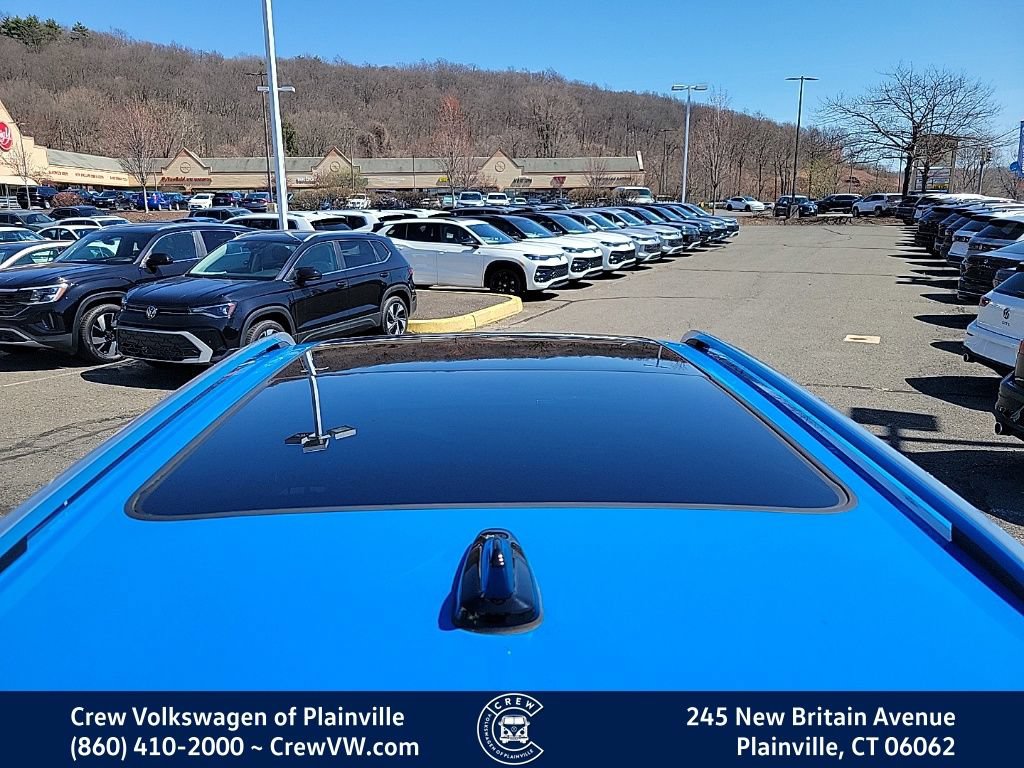 Certified 2023 Volkswagen Taos SE w/ Panoramic Sunroof Package AWD/4WD image 31