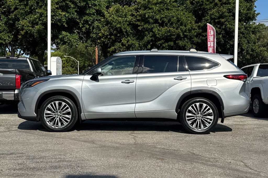 Used 2022 Toyota Highlander Platinum AWD/4WD image 6