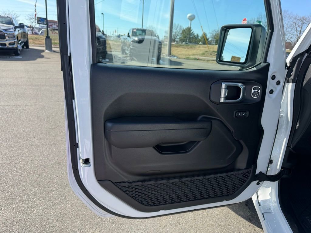 Used 2024 Jeep Gladiator Sport image 12