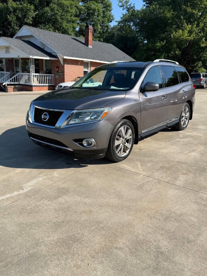 Used 2015 Nissan Pathfinder Platinum w/ Family Entertainment Package