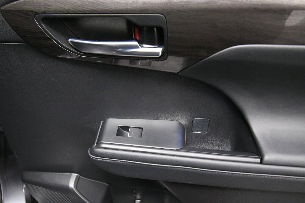 Used 2021 Toyota Highlander Limited image 30