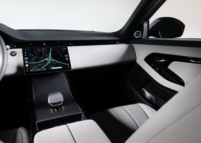 New 2026 Land Rover Range Rover Evoque S image 16