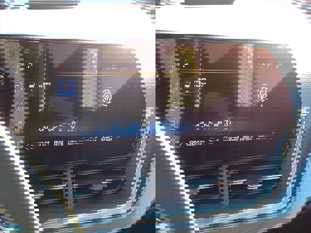 New 2026 Chevrolet Trax ACTIV w/ Sunroof Package image 21