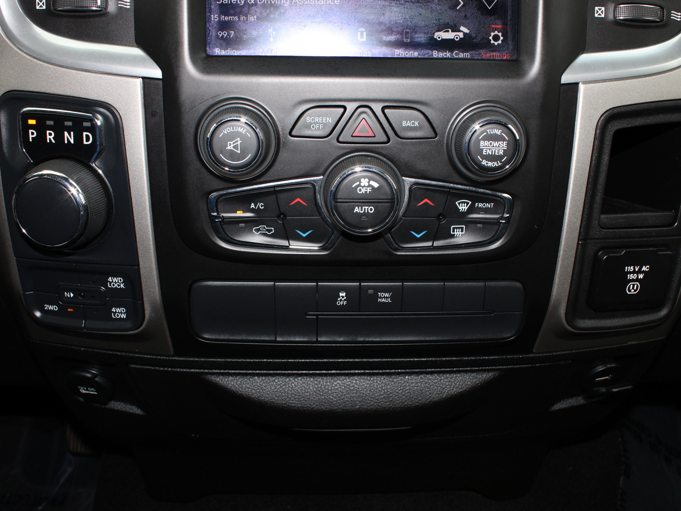 Used 2019 RAM 1500 Classic SLT w/ Luxury Group AWD/4WD image 27