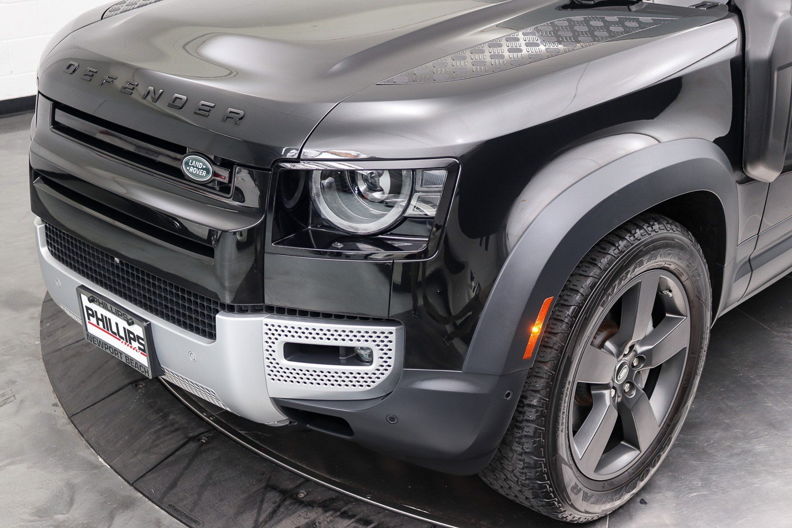 Used 2020 Land Rover Defender 110 First Edition AWD/4WD image 10