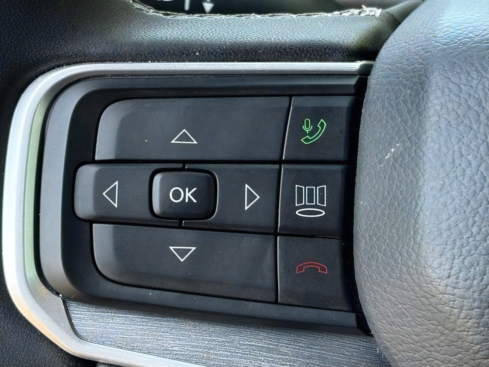 Used 2025 Jeep Wagoneer 4WD image 22