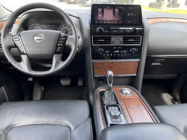 Used 2024 Nissan Armada SL w/ Captain's Chairs Package AWD/4WD video 3