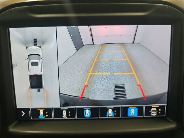 Used 2022 Chevrolet Silverado 1500 High Country w/ Technology Package image 32