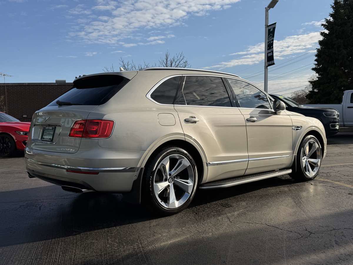 Used 2018 Bentley Bentayga image 7