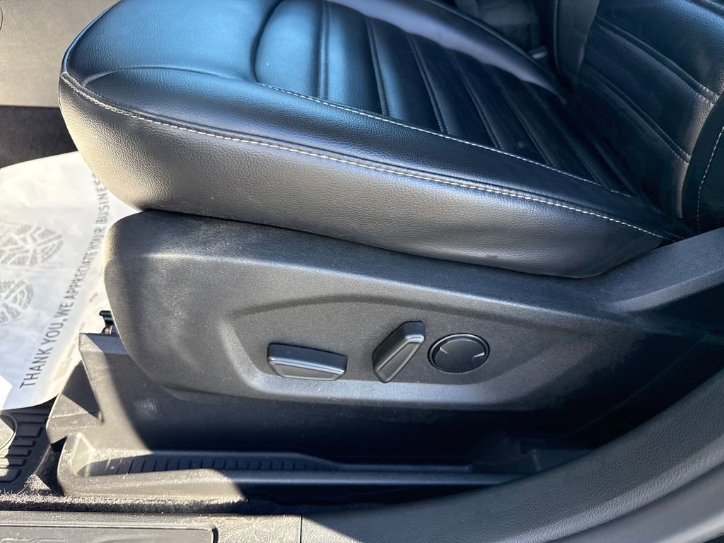 Used 2023 Ford Edge SEL image 26