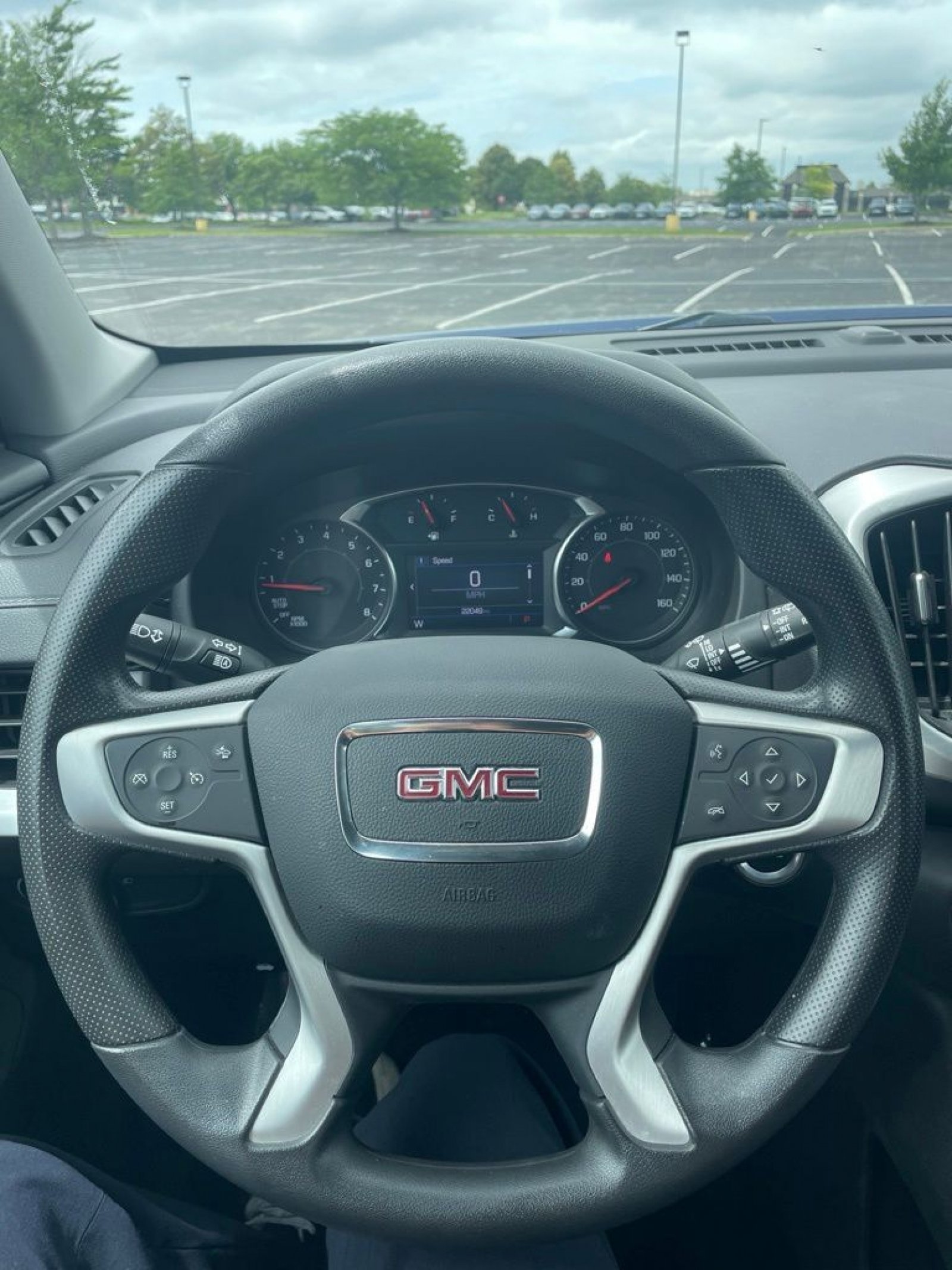 Used 2023 GMC Terrain SLE FWD image 9
