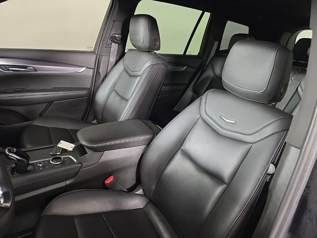 Used 2023 Cadillac XT6 Luxury FWD image 16