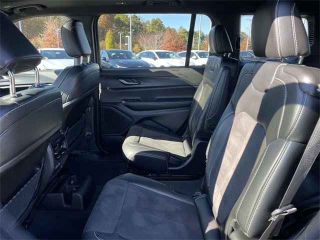 Used 2024 Jeep Grand Cherokee L Altitude image 8