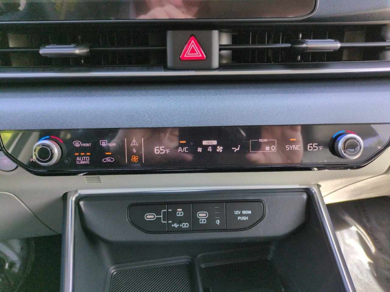 New 2026 Kia Carnival EX image 28