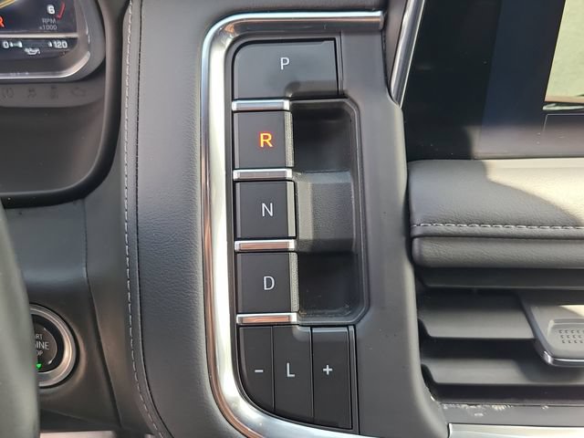 Used 2024 Chevrolet Suburban LT AWD/4WD image 31