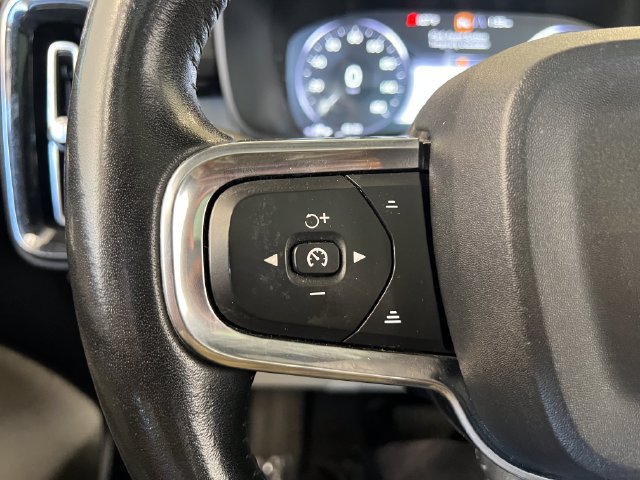 Used 2019 Volvo XC40 T5 Momentum AWD/4WD image 47