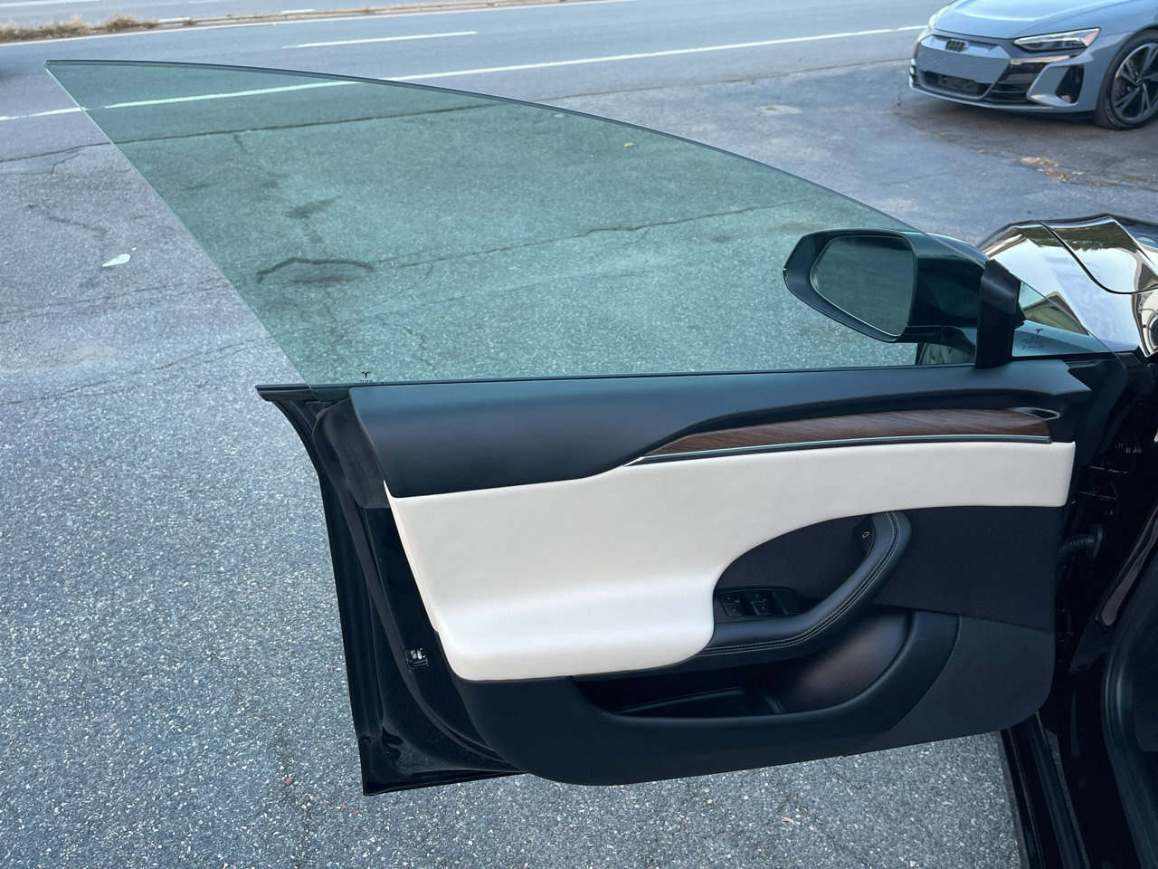 Used 2022 Tesla Model S Long Range image 16