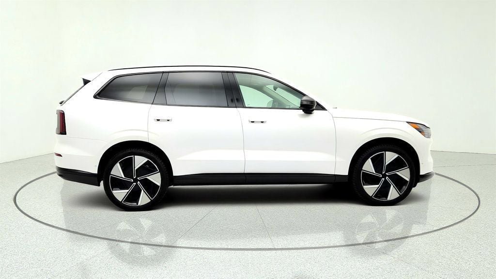 Used 2025 Volvo EX90 Plus AWD/4WD image 4