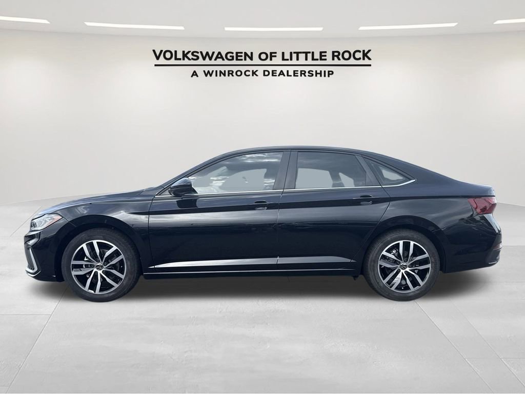 New 2025 Volkswagen Jetta SE image 2