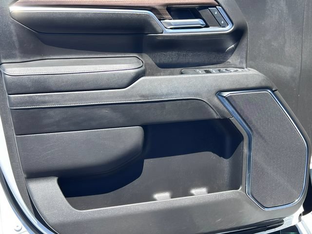 Used 2024 Chevrolet Silverado 1500 LT AWD/4WD image 16