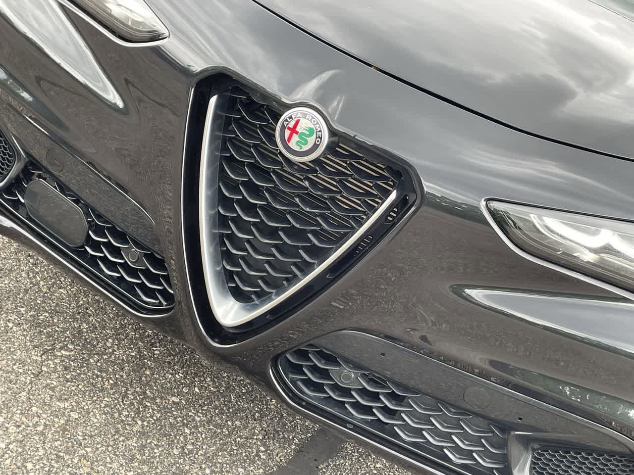 Used 2024 Alfa Romeo Stelvio Ti w/ Performance Driving Package AWD/4WD image 37