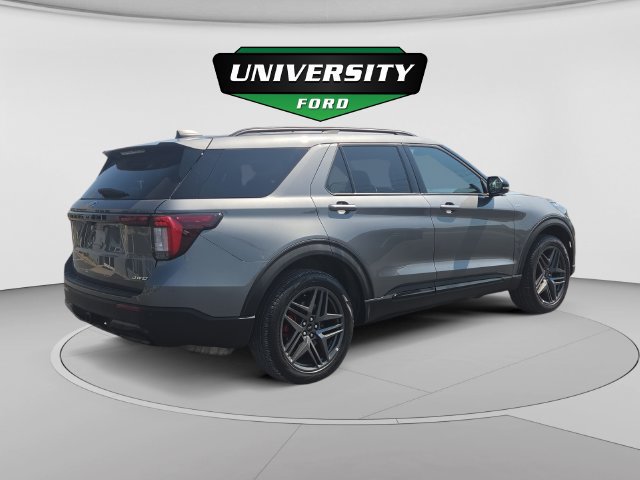 Used 2025 Ford Explorer ST-Line w/ ST-Line Street Pack AWD/4WD image 3