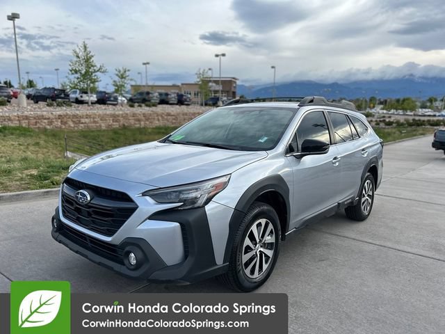 Used 2024 Subaru Outback Premium AWD/4WD image 4
