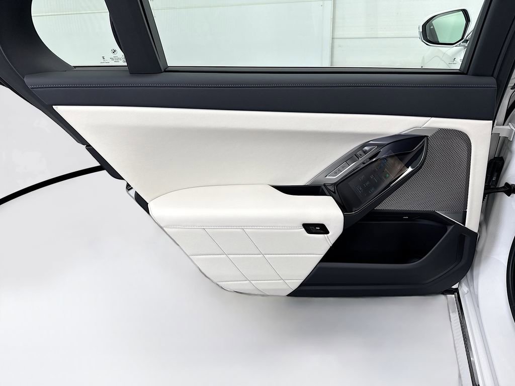 New 2026 BMW i7 xDrive60 RWD image 26