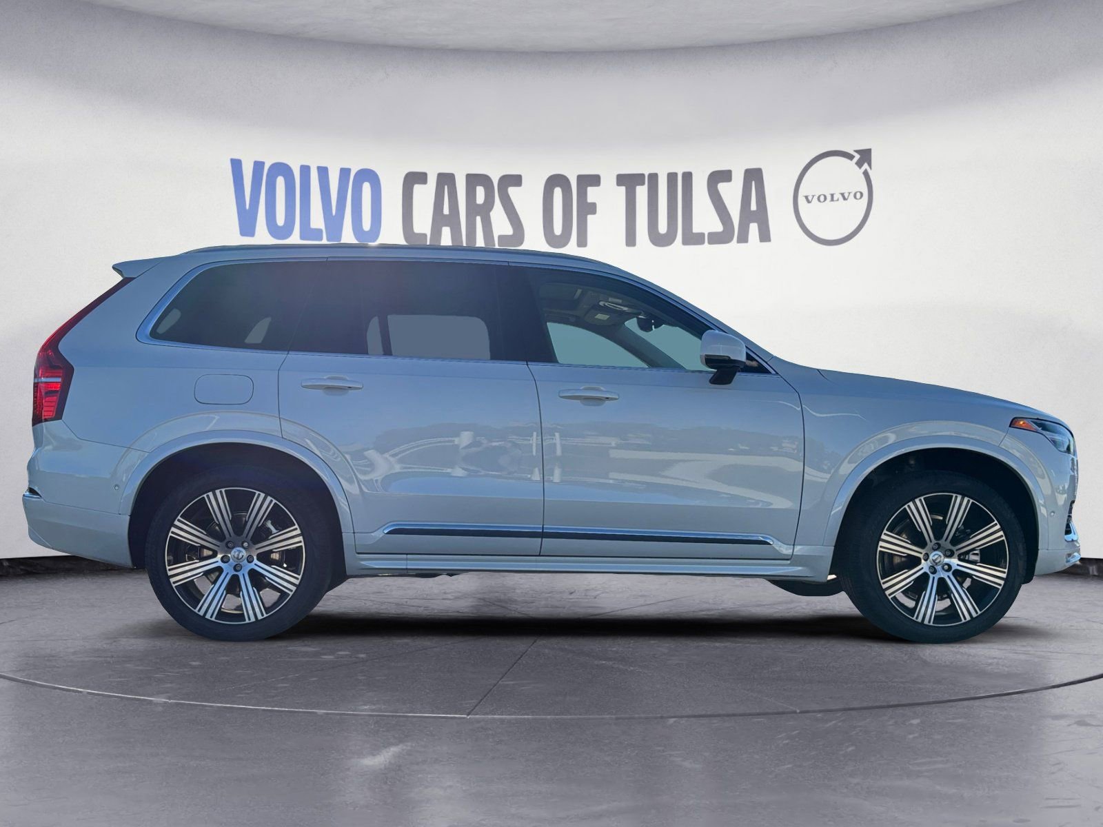 New 2025 Volvo XC90 B6 Plus w/ Protection Package Premier image 6