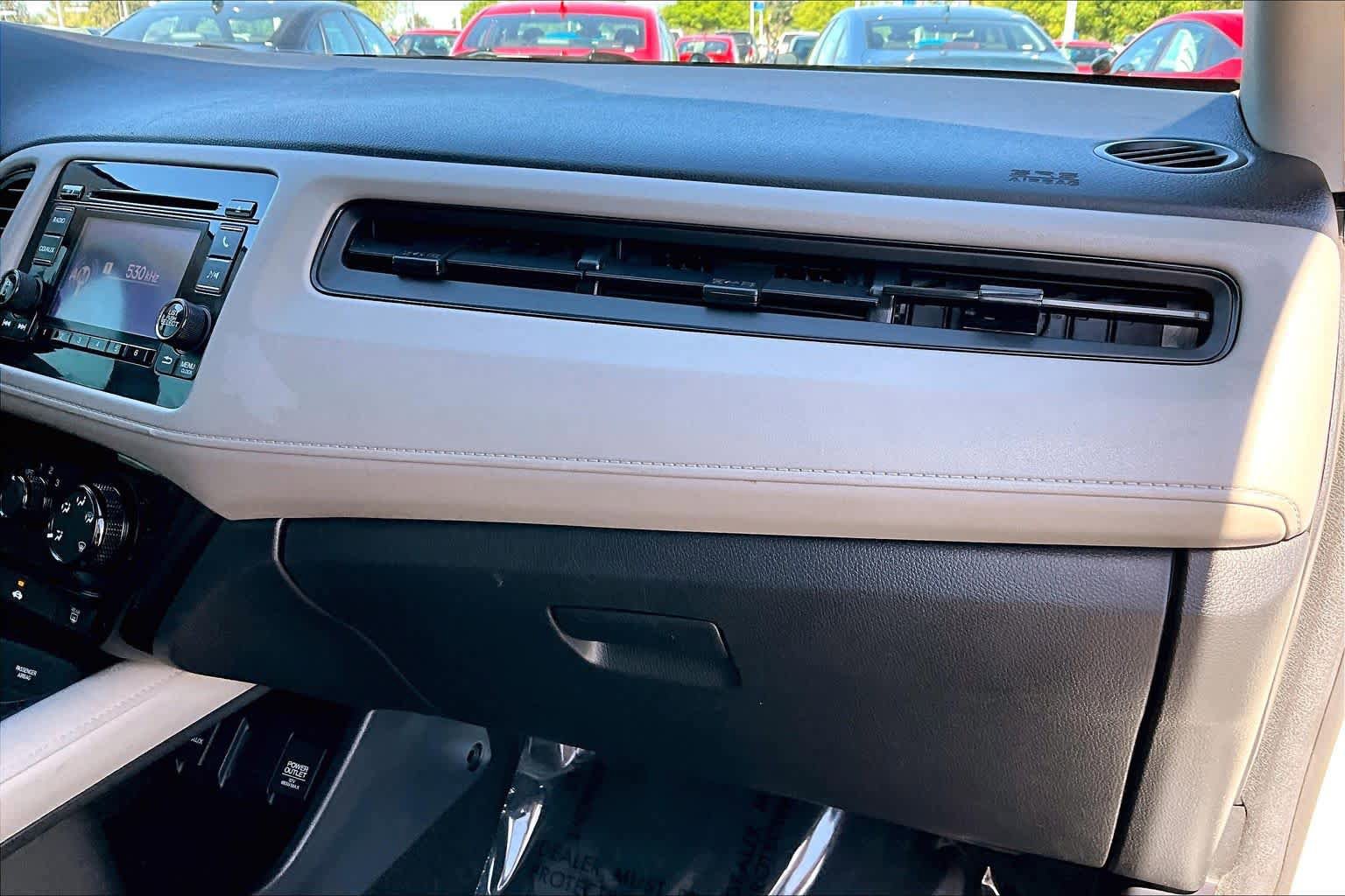 Used 2017 Honda HR-V LX image 18