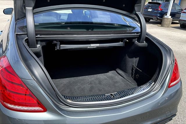 Used 2017 Mercedes-Benz S 550 Sedan image 31